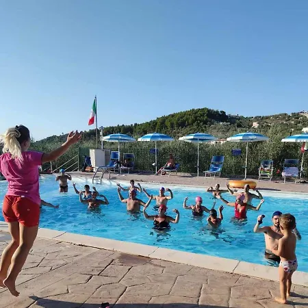 Villaggio Mare Blu ホリデーパーク 3*