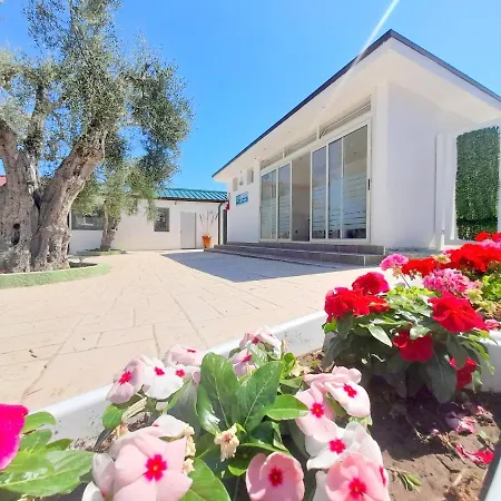 Villaggio Mare Blu 3* ヴィエステ