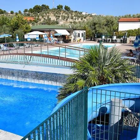 Prázdninový areál Villaggio Mare Blu 3*