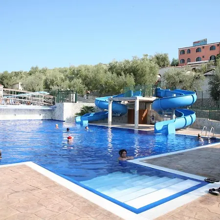 Prázdninový areál Villaggio Mare Blu 3*