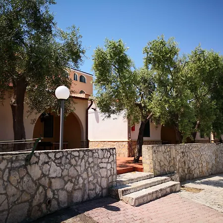 Villaggio Mare Blu منتزه العطل فيستَ
