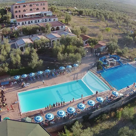 Villaggio Mare Blu منتزه العطل 3*