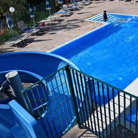 منتزه العطل Villaggio Mare Blu